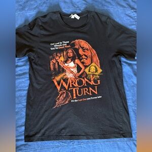 Wrong Turn t-shirt size large